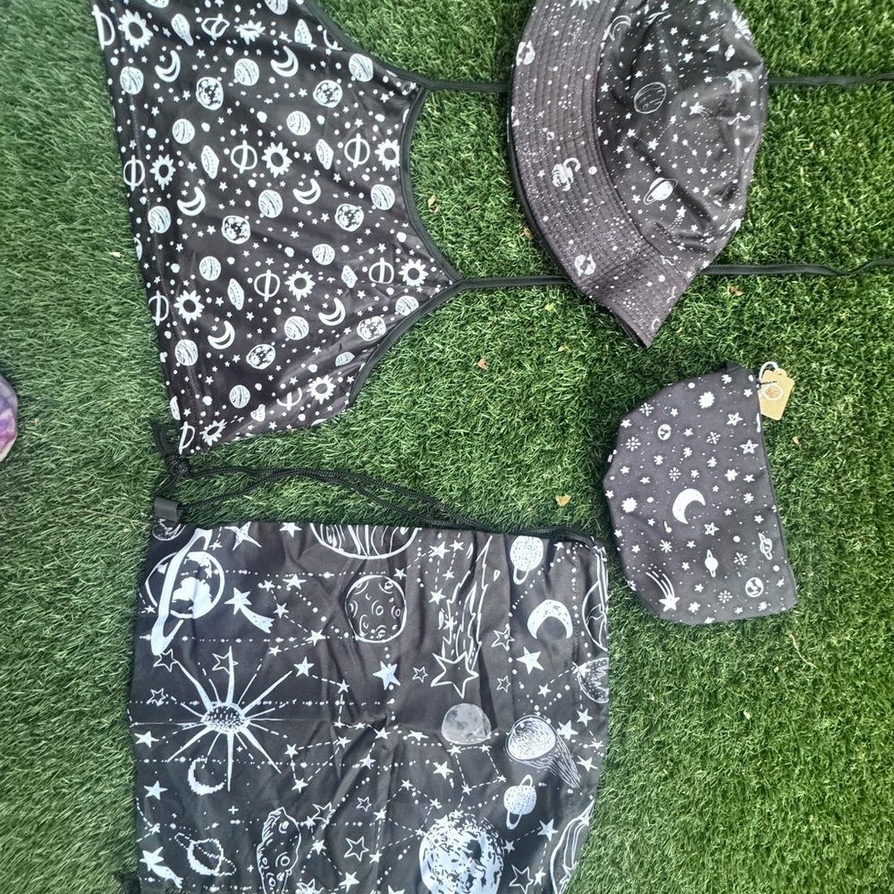 Women  Cosmic Accessory bundle - Picture 2 of 2